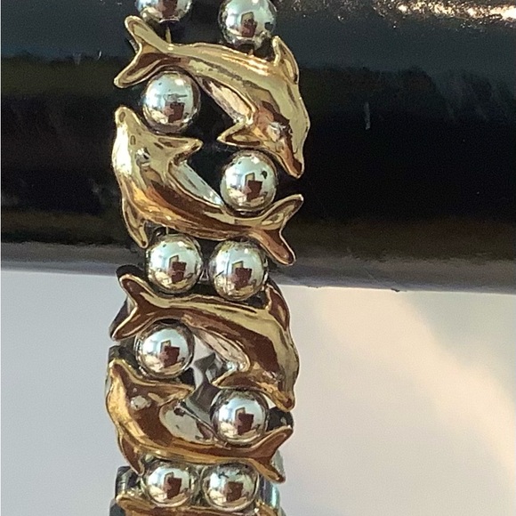 Gorgeous Gold Tone And Silver Tone Dolphin Bracelet - Picture 2 of 7
